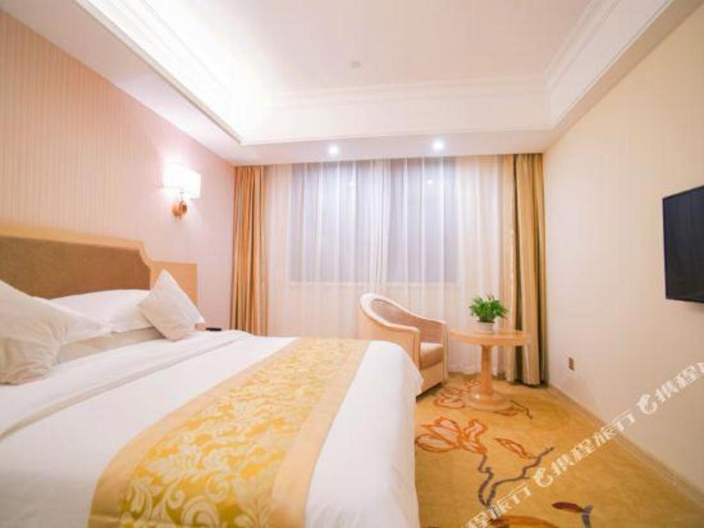 Hotel Vienna 3 Baoshan Fengxiang Road