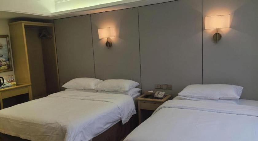 Hotel Vienna 3 Baoshan Fengxiang Road