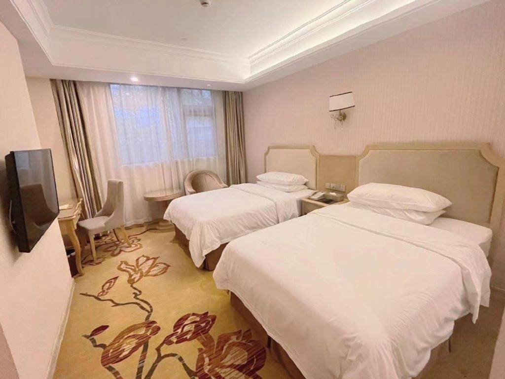 Hotel Vienna 3 Baoshan Fengxiang Road 3*