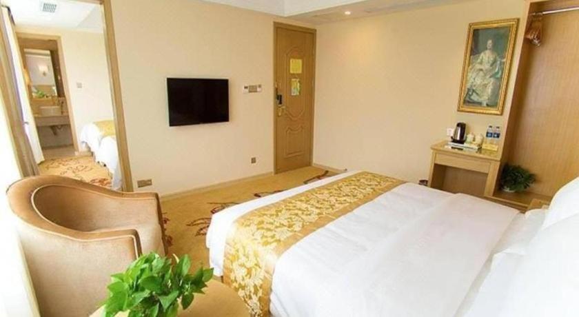 Hotel Vienna 3 Baoshan Fengxiang Road